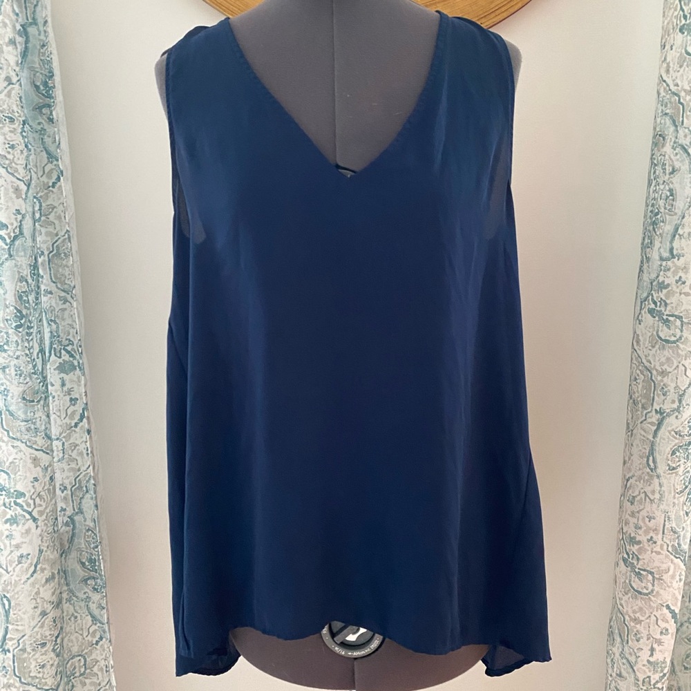 Eight Sixty Navy v-neck tank - Large
